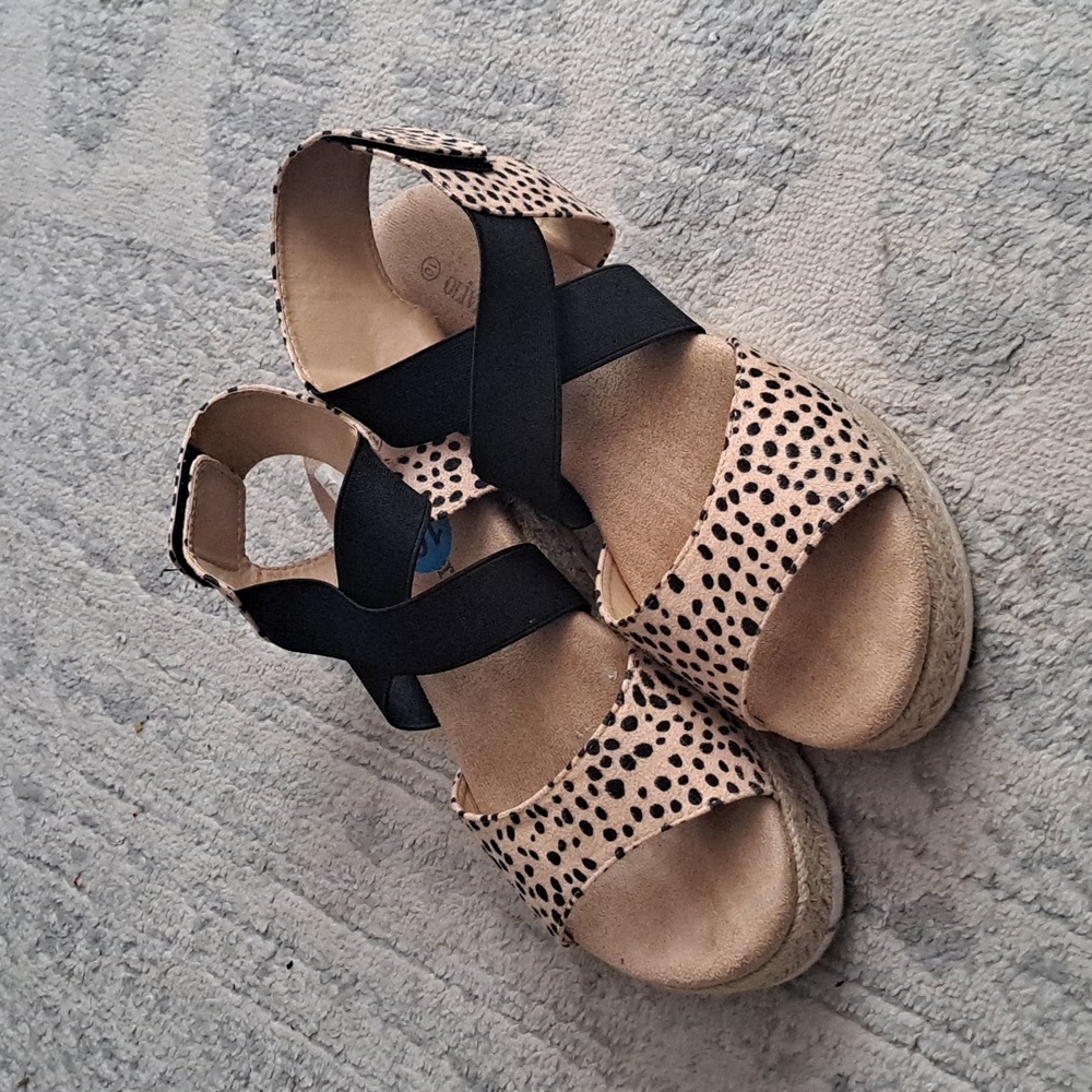 Platform sandals